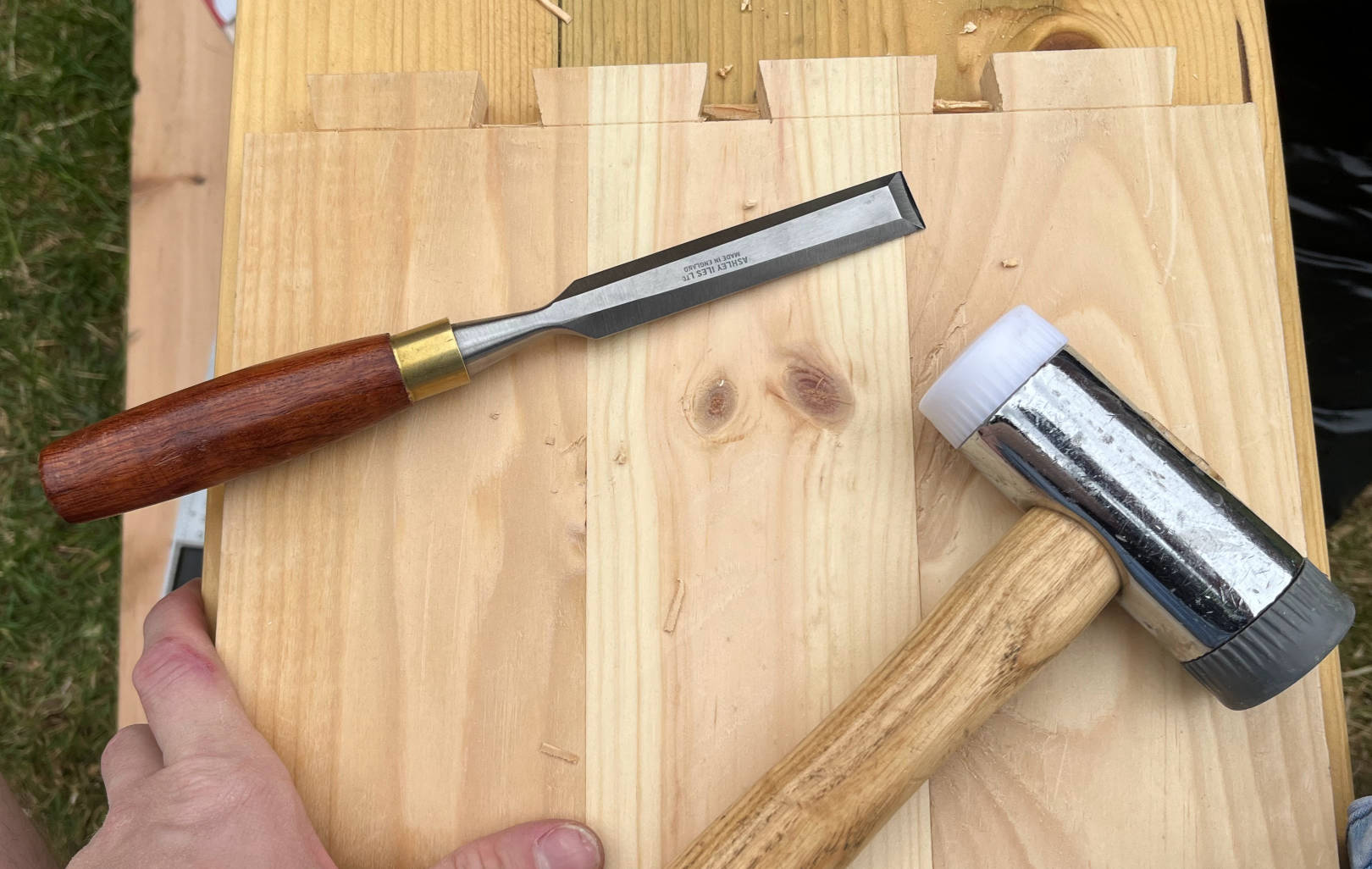 Dovetailing my Dutch Tool Chest in Pine